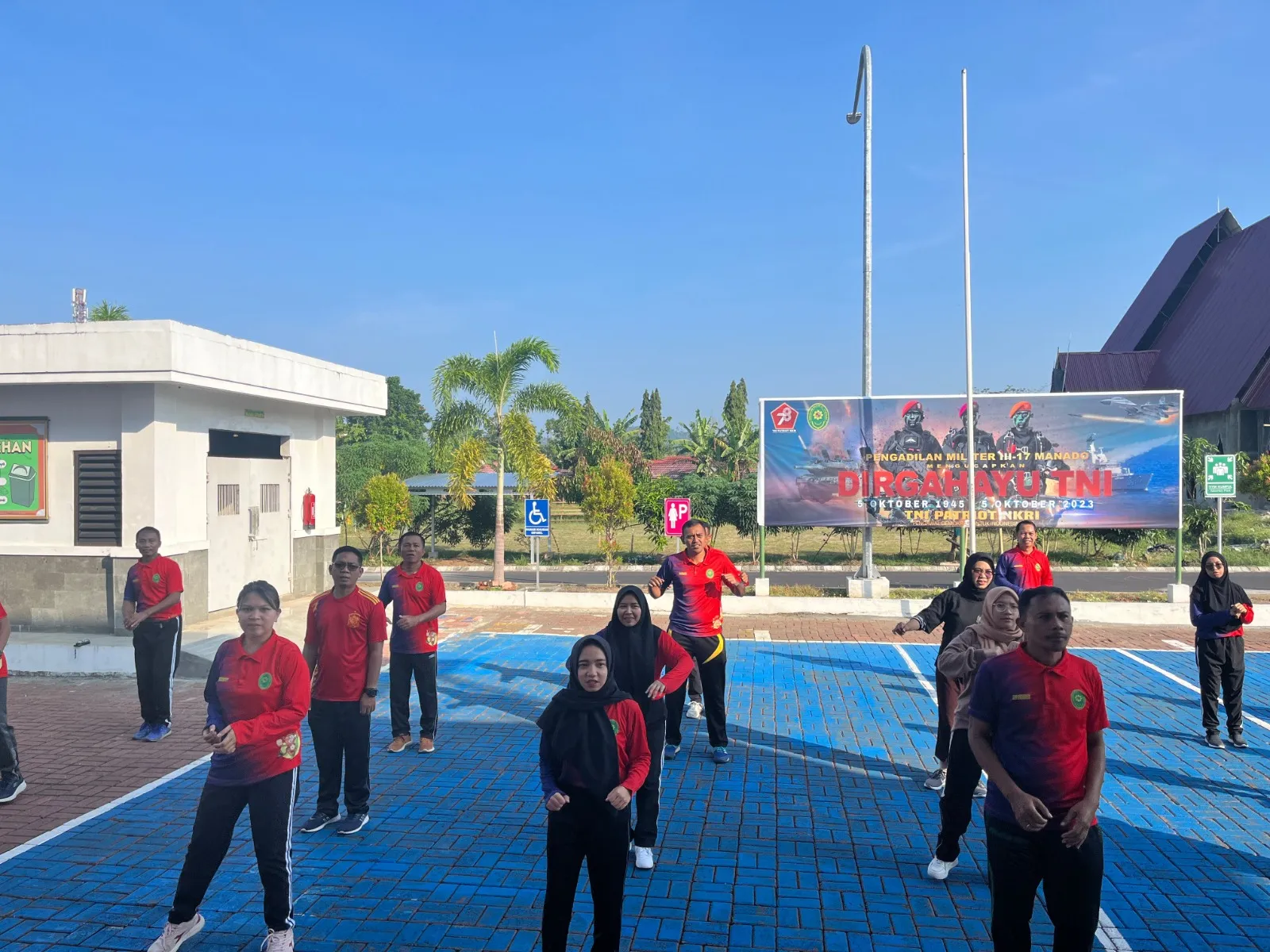 OLARAGA DAN SENAM BERSAMA PENGADILAN MILITER III-17 MANADO